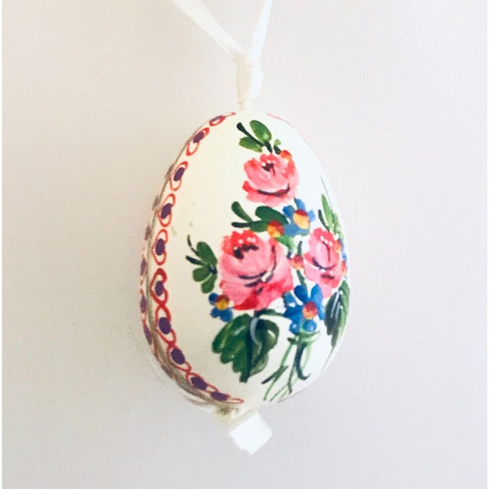 #2870 Hand Painted Egg ornament 2.5 IN